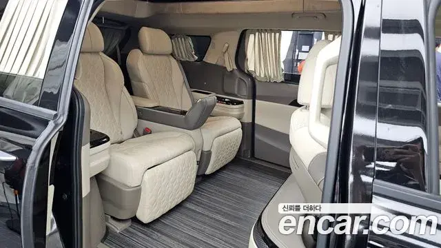 Kia Carnival 2023 — Фото 12/20
