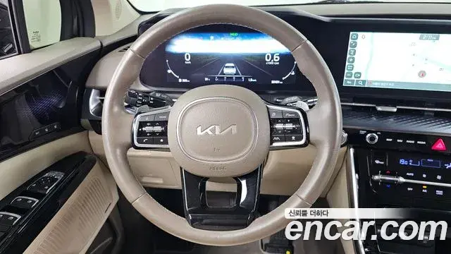 Kia Carnival 2023 — Фото 13/20