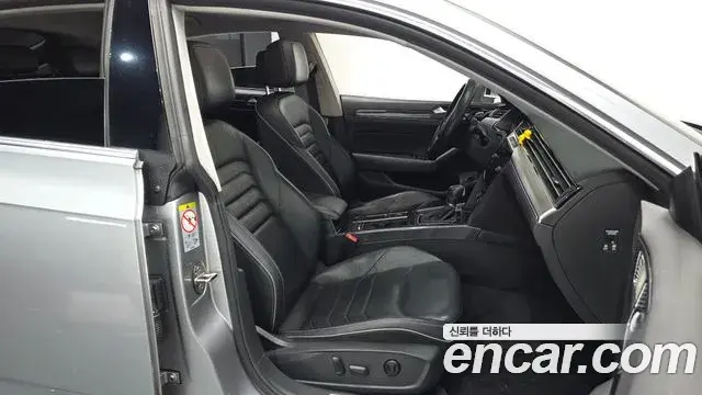 Volkswagen Arteon 2019 — Şəkil 12/20