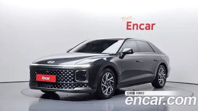 Hyundai Grandeur 2023 — Фото 1/20