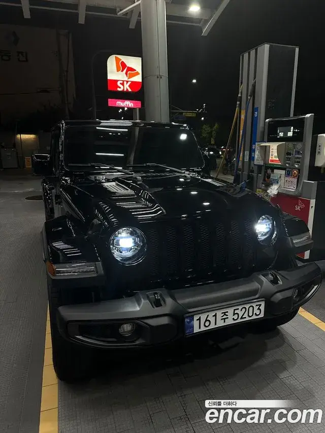 Jeep Wrangler 2023 — Фото 2/20