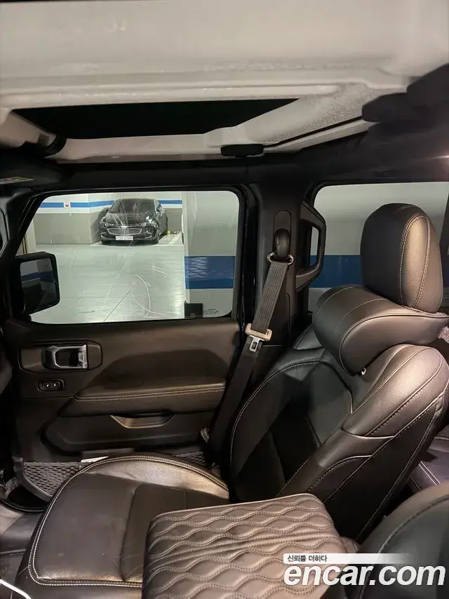 Jeep Wrangler 2023 — Фото 11/20