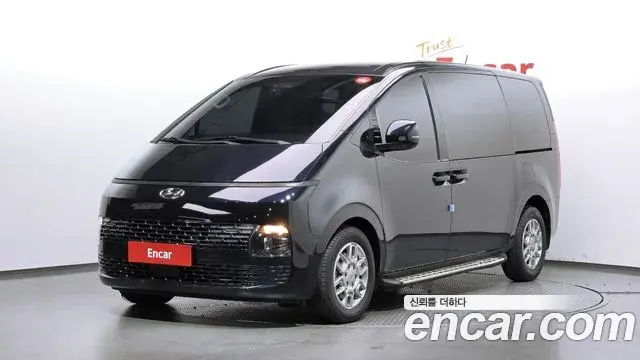 Hyundai Staria 2021 — Фото 1/20