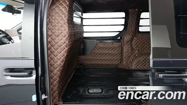 Hyundai Staria 2021 — Фото 11/20