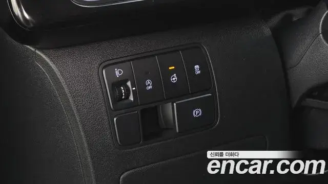 Hyundai Staria 2021 — Фото 15/20