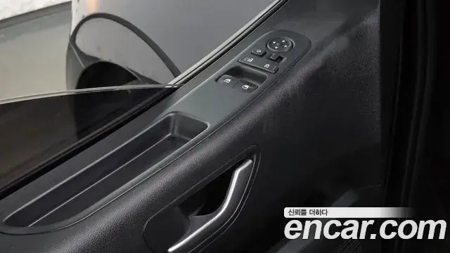 Hyundai Staria 2021 — Фото 16/20