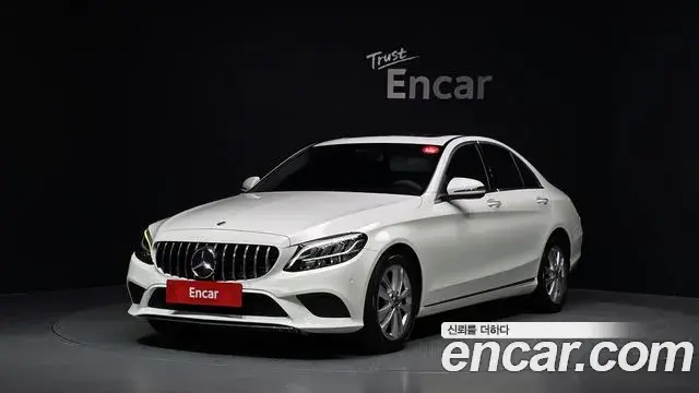 Mercedes-Benz C-Class 2019 — Фото 1/20