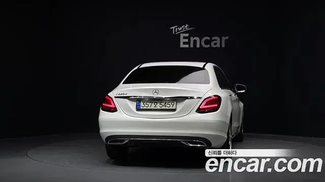 Mercedes-Benz C-Class 2019 — Фото 4/20