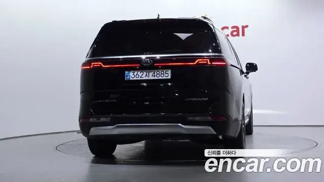 Kia Carnival 2021 — Фото 4/20