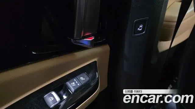 Kia Carnival 2021 — Фото 19/20