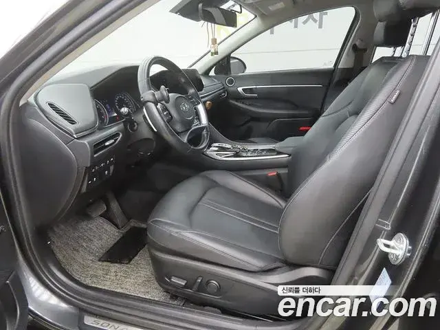 Hyundai Sonata 2021 — Фото 4/20