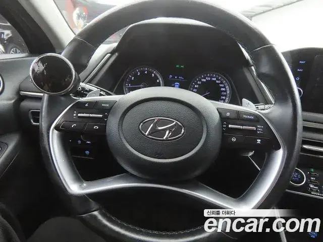 Hyundai Sonata 2021 — Фото 6/20