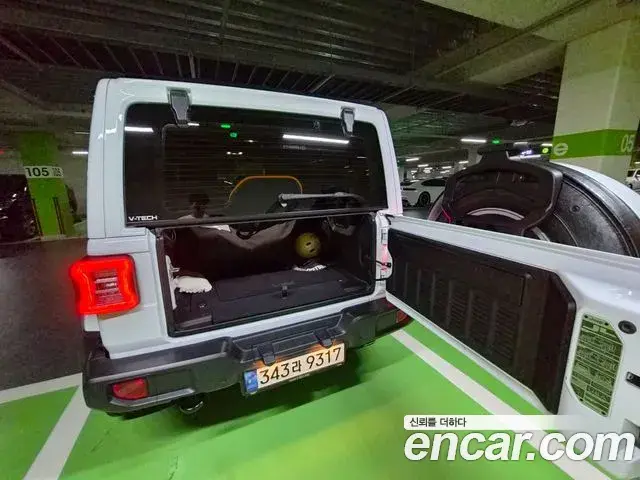 Jeep Wrangler 2022 — Фото 15/20