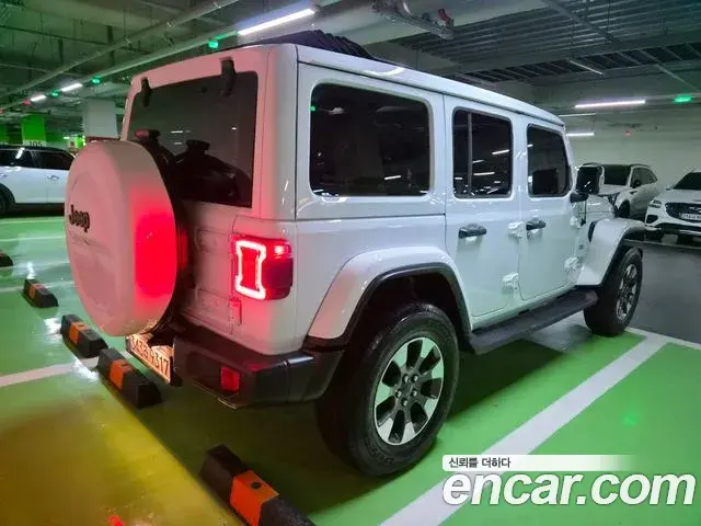 Jeep Wrangler 2022 — Фото 17/20
