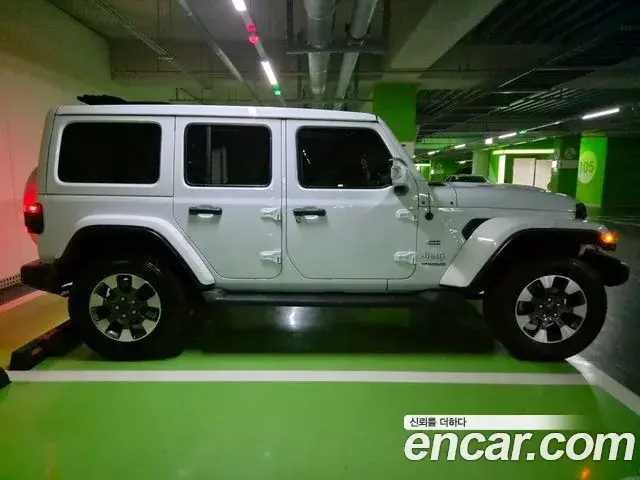 Jeep Wrangler 2022 — Фото 18/20