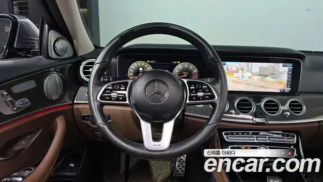 Mercedes-Benz E-Class 2020 — Фото 12/20