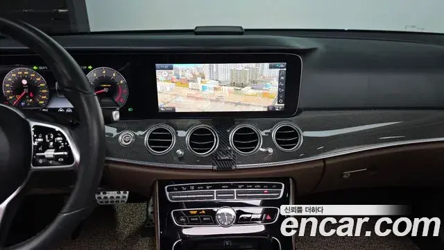 Mercedes-Benz E-Class 2020 — Фото 13/20