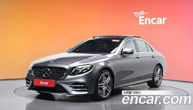 Mercedes-Benz E-Class 2020 — Фото 1/20