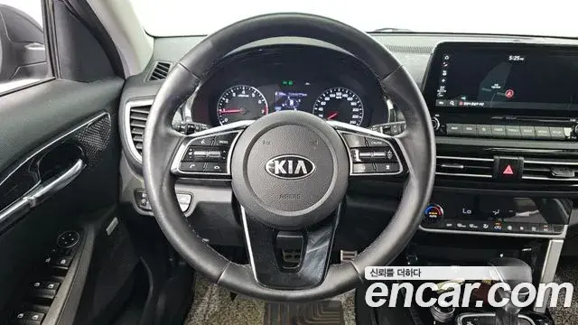 Kia Seltos 2020 — Фото 15/20