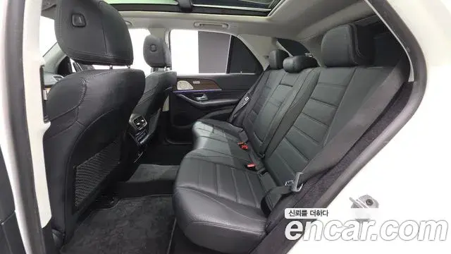 Mercedes-Benz GLE-Class 2021 — Фото 12/20