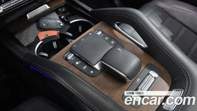 Mercedes-Benz GLE-Class 2021 — Фото 18/20