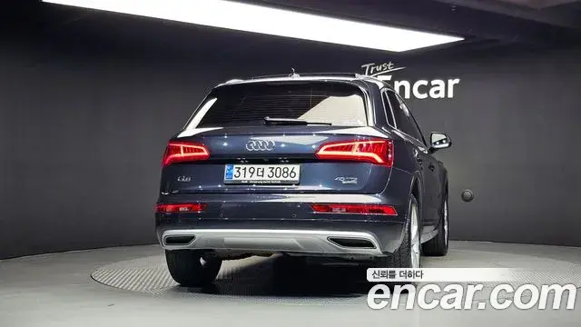 Audi Q5 2020 — Фото 4/20
