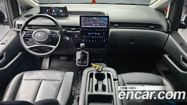 Hyundai Staria 2023 — Фото 7/20