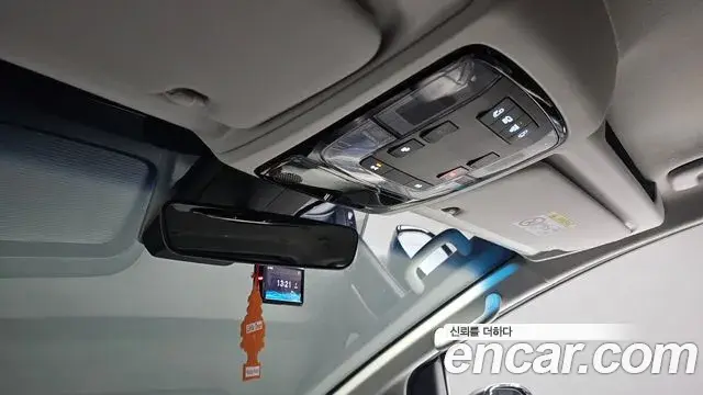 Hyundai Staria 2023 — Фото 18/20
