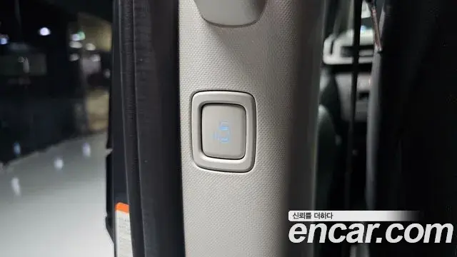 Hyundai Staria 2023 — Фото 19/20