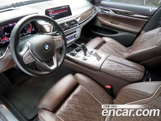 BMW 7 Series 2019 — Фото 9/20