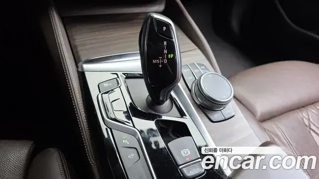 BMW 5 Series 2019 — Фото 9/20