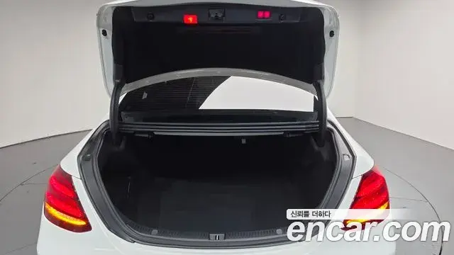 Mercedes-Benz E-Class 2018 — Şəkil 20/20