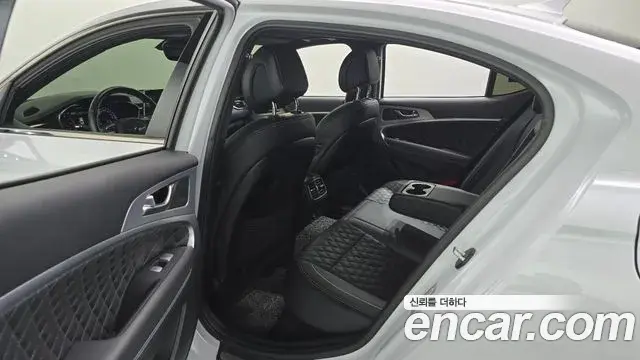 Genesis G70 2018 — Şəkil 32/36