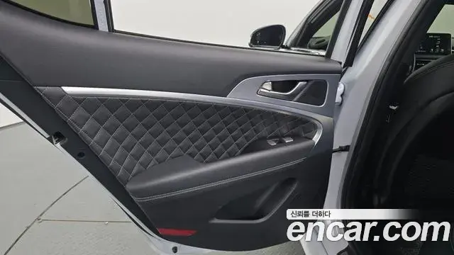 Genesis G70 2018 — Şəkil 33/36