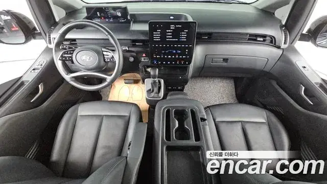 Hyundai Staria 2023 — Фото 9/20