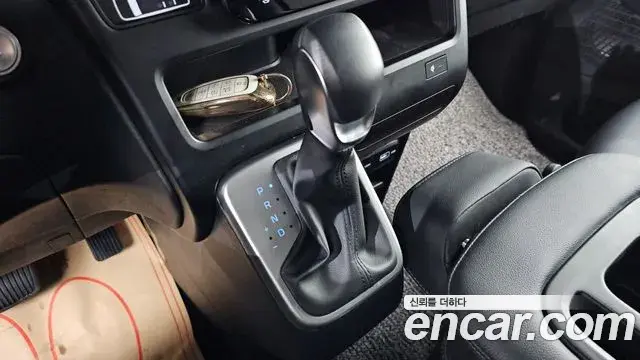 Hyundai Staria 2023 — Фото 7/20