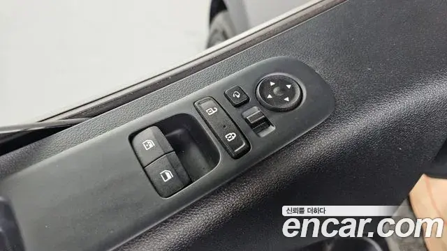 Hyundai Staria 2023 — Фото 12/20