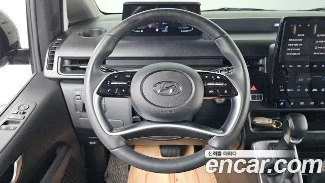 Hyundai Staria 2023 — Фото 14/20