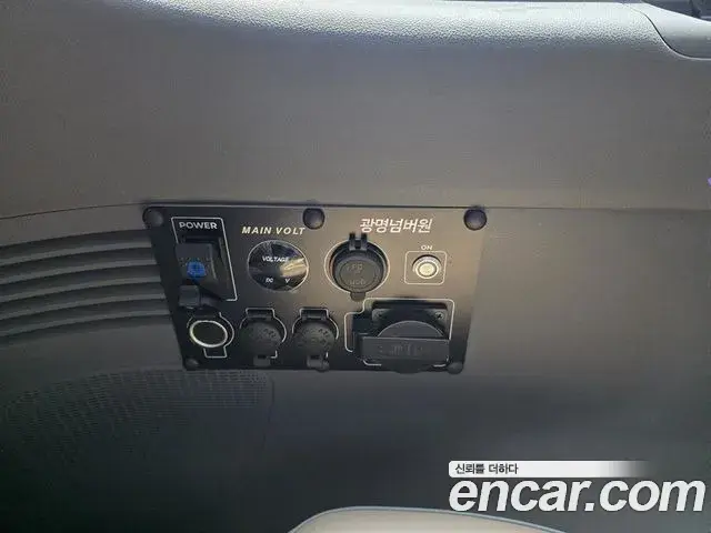 Hyundai Staria 2022 — Фото 18/20