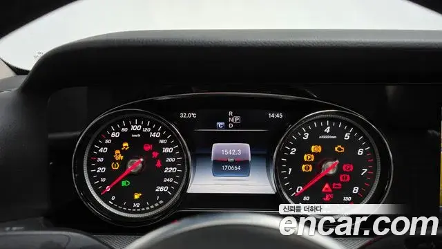 Mercedes-Benz E-Class 2019 — Фото 8/20