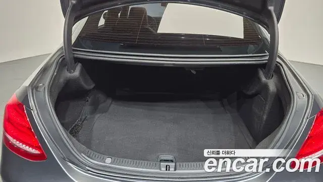 Mercedes-Benz E-Class 2019 — Фото 18/20