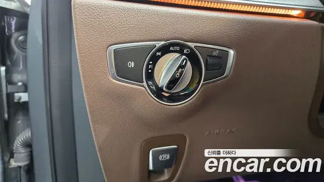 Mercedes-Benz E-Class 2019 — Фото 19/20