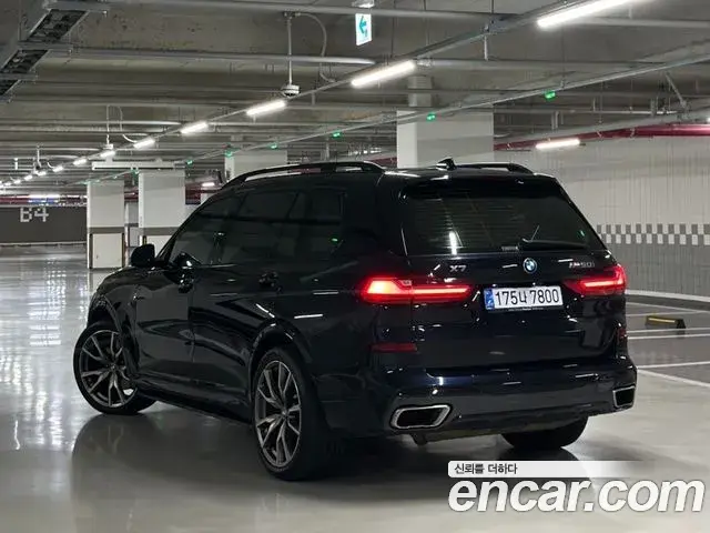 BMW X7 2020 — Фото 1/18