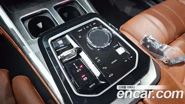 BMW 7 Series 2023 — Фото 9/20