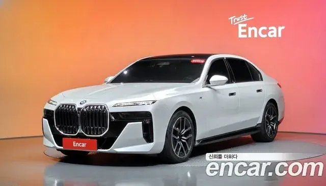 BMW 7 Series 2023 — Фото 1/20