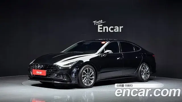 Hyundai Sonata 2021 — Фото 1/20