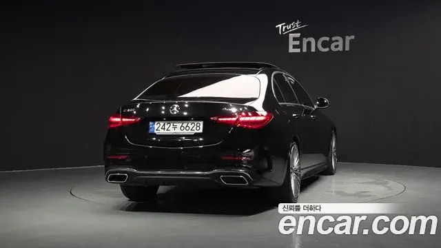 Mercedes-Benz C-Class 2023 — Фото 3/20