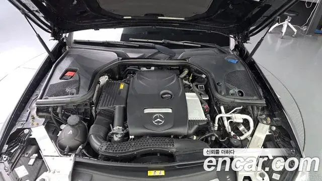 Mercedes-Benz E-Class 2021 — Фото 6/20