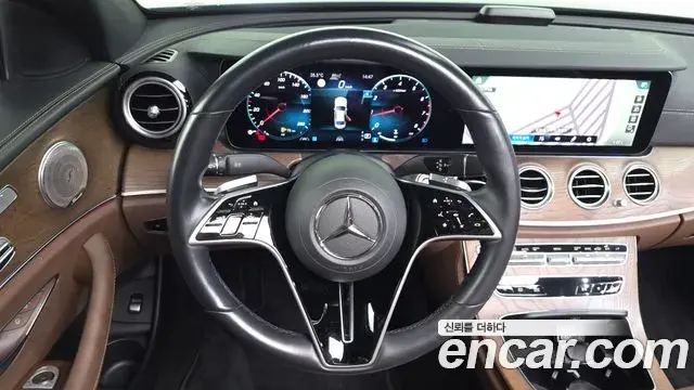 Mercedes-Benz E-Class 2021 — Фото 13/20