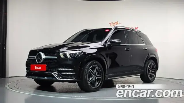 Mercedes-Benz GLE-Class 2021 — Фото 1/20
